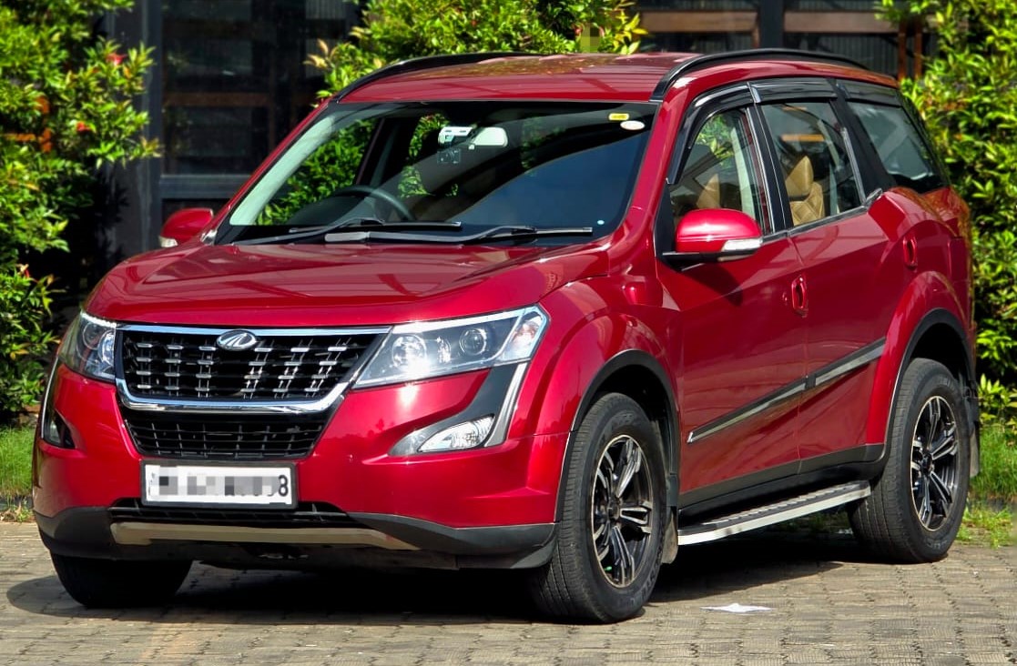 MAHINDRA XUV 5OO W7 2019